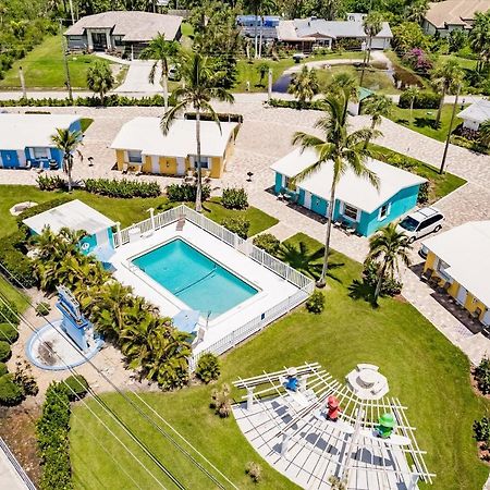 Poolside King Cottage With Kitchen - 10 Minutes To Beach! 포트 마이어스 외부 사진